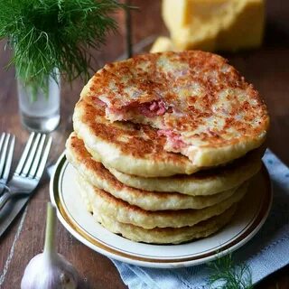 Простые лепешки с начинкой