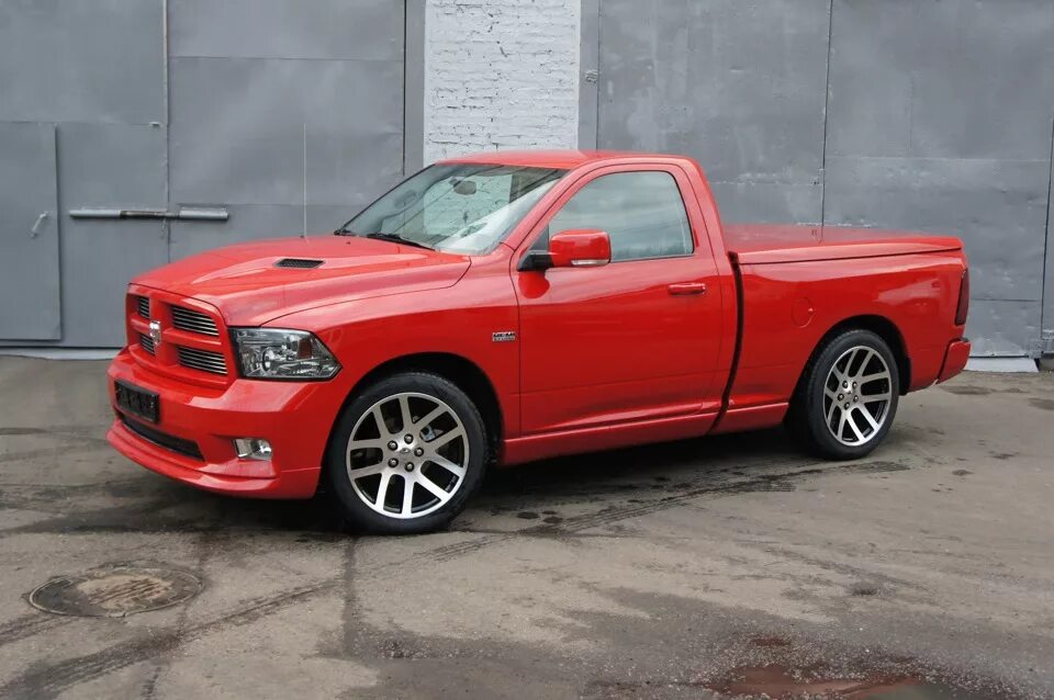 Рам купить бу в россии. Dodge Ram 1500. Dodge Ram 1500 двухдверный. Dodge Ram 1500 v8 Sport. Ram 1500 Hemi 5.7.