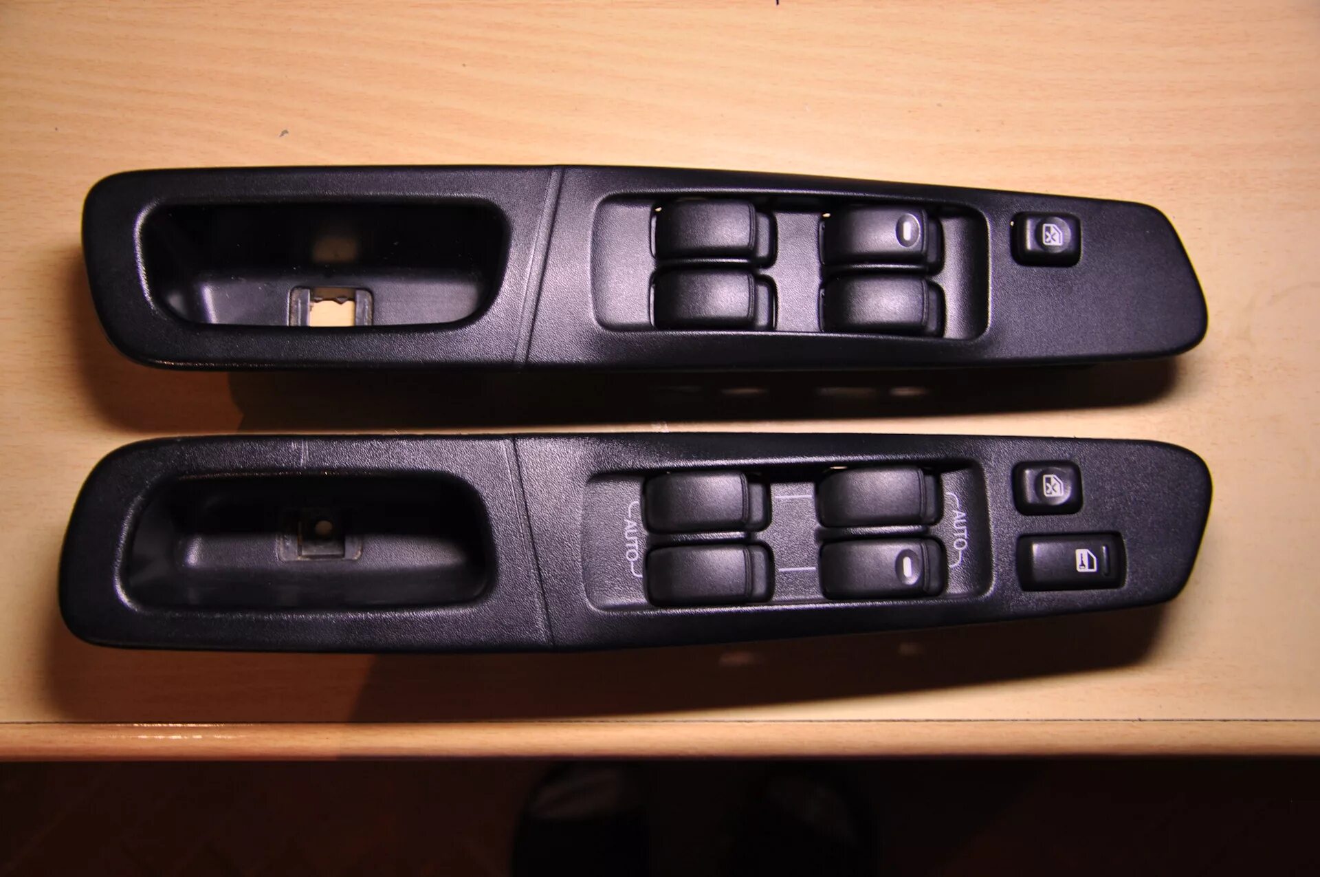 Блок управления стеклоподъемниками мицубиси каризма 2002. Блок управления стеклоподъемниками 8608a417. Блок управления стеклоподъёмниками митсубиси каризма. Блок стеклоподъемников митсубиси. Блок управления стеклоподъемниками митсубиси каризма 2000-2003.