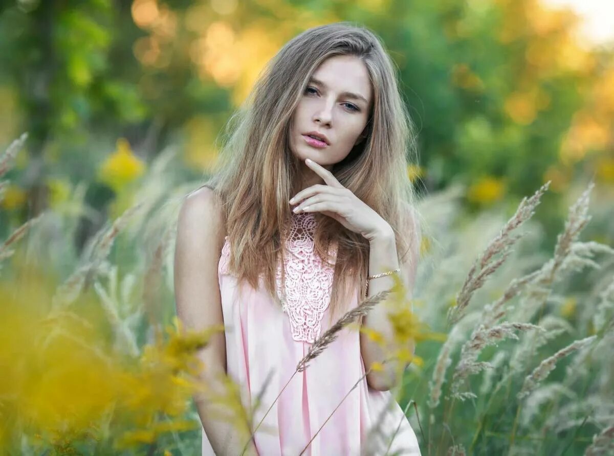 Красивые картинки девушек природа
