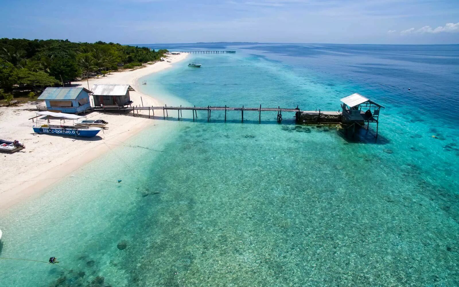 Remote island. Остров пом пом Малайзия. Ханеймун Айланд. Коралловый остров пом пом. Remote Island Beach.