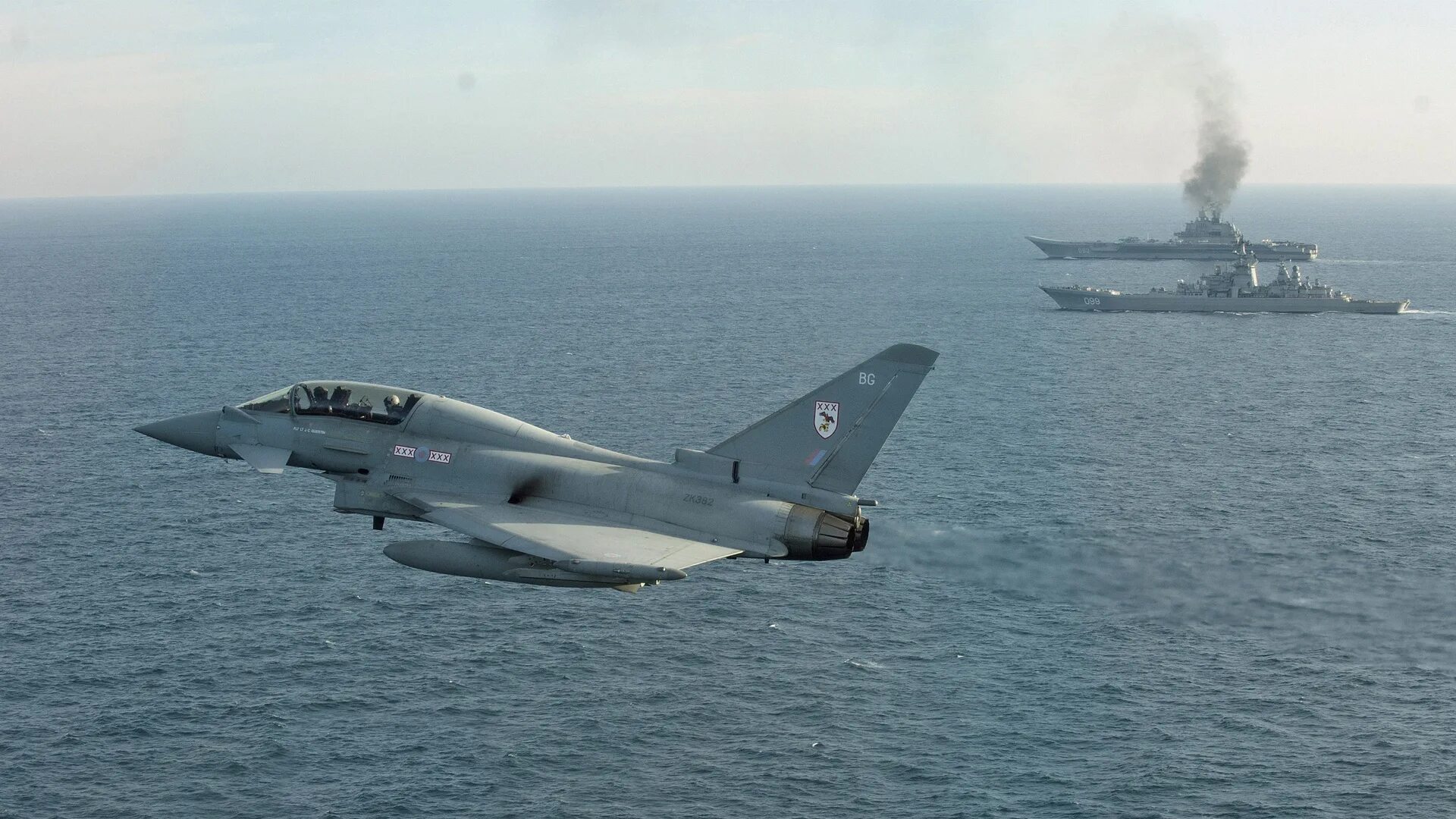 Ввс черное море. Су-30см вмф. Самолеты радиоразведки сша. Перехват mirage 2000. Еврофайтер тайфун ввс британии.
