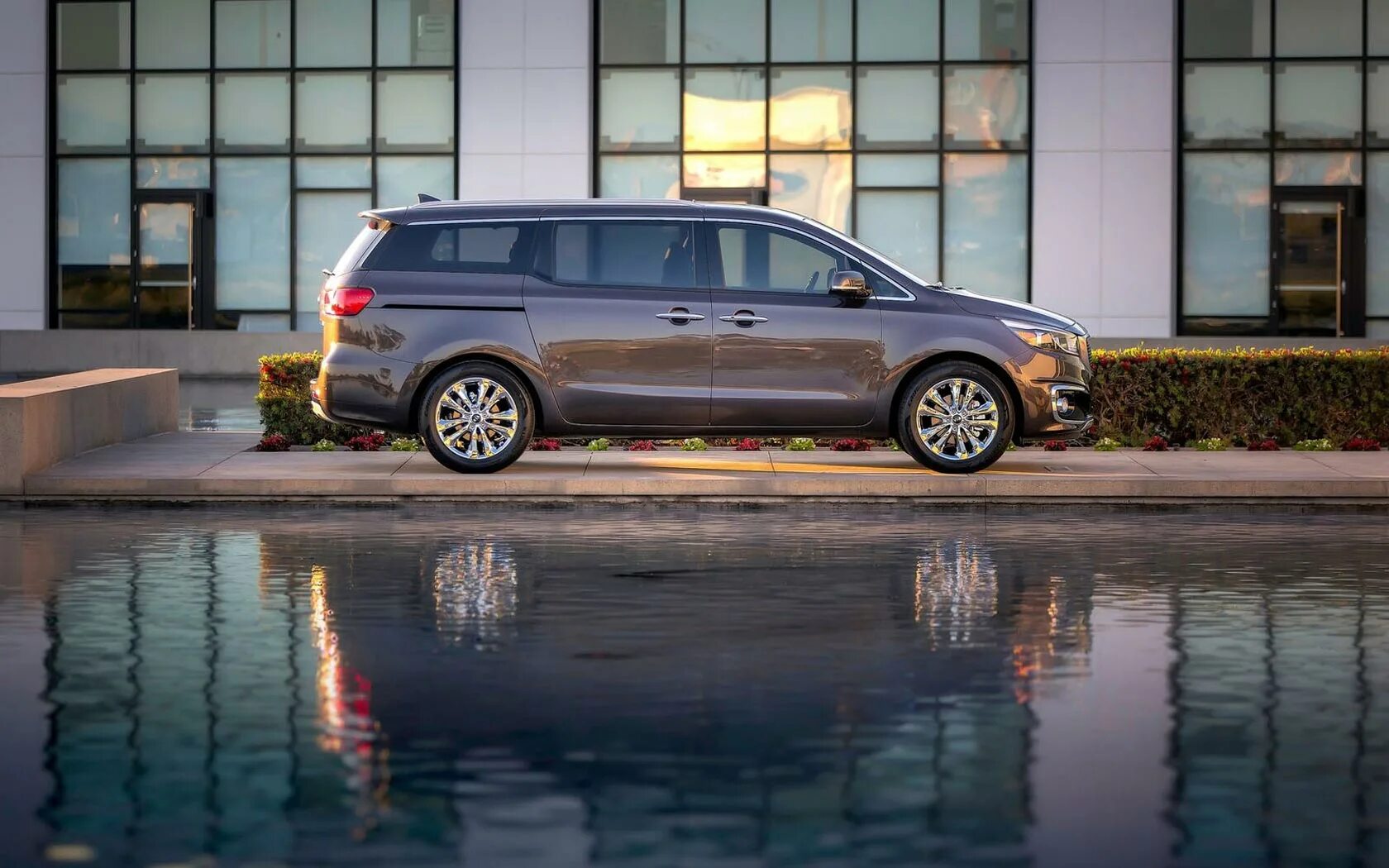 Карнивал полный привод. Kia Carnival 2015. Kia Sedona 2015. Киа Седона 4. Kia Седона 2020.