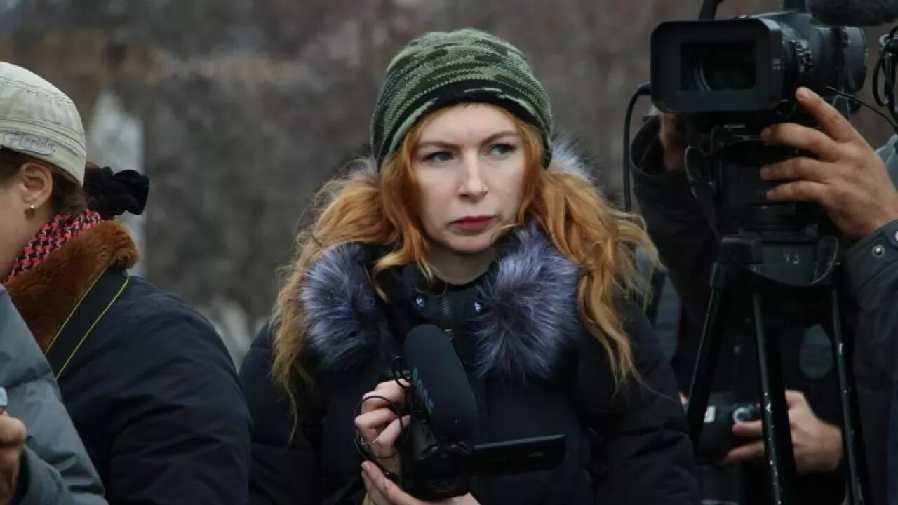 Военкор 18. Кристина мельникова военкор. Аня чабанова позывной сирена. Военкор катя катина днр. Военкоры кристина мельникова и катя катина.