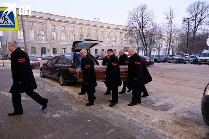 Ургант на прощании. Прощание с Ниной Ургант. Похороны Ургант. Ургант попрощался с 1 каналом.