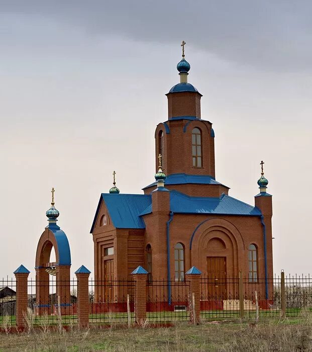 Село алексеевка алексеевского района самарской области. Гавриловка Самарская область Алексеевский район. Алексеевский район Церковь Михаила Архангела. Храм Алексеевка Алексеевский район Самарская. Храм Михаила Архангела в Самарской области село Ореховка.