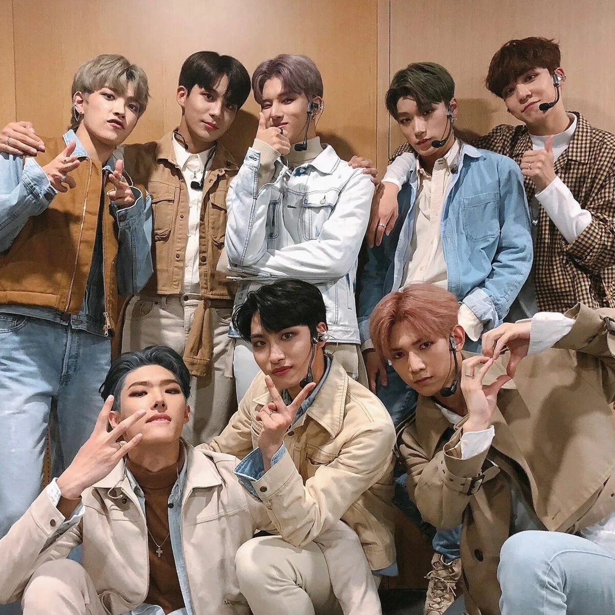 Ateez crescent part 2. Группа ateez. группа ateez участники. группа атеез корея. ateez корея.