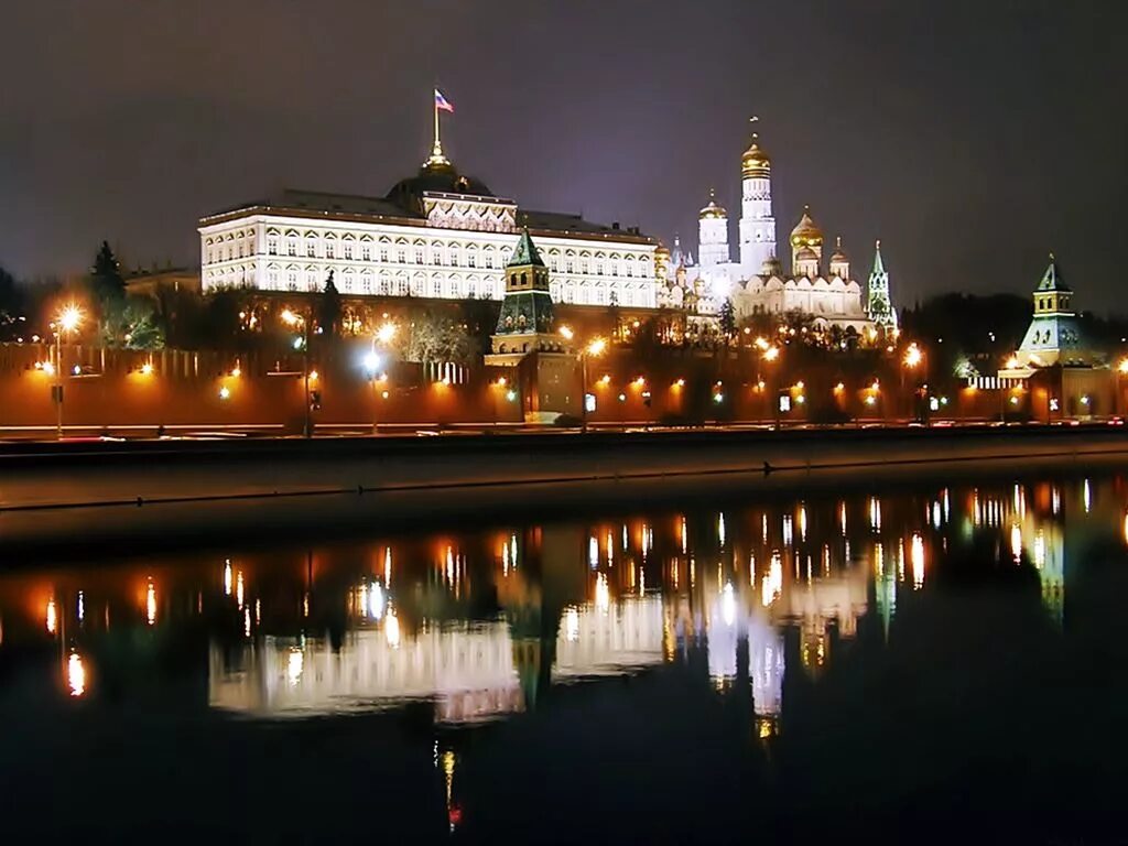 Большой Кремлёвский дворец ночью. Ночной Кремль Москва БКД. Кремль большой Кремлевский дворец. Большой Кремлёвский дворец в Москве резиденция президента.