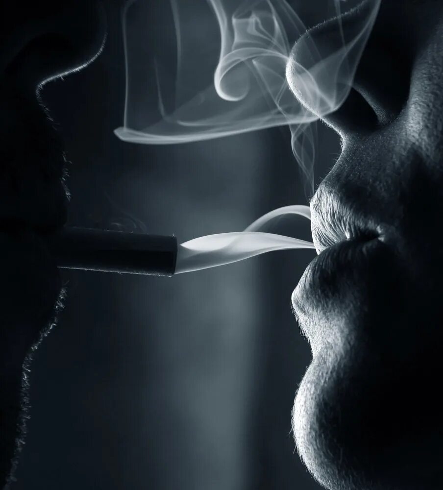 Рингтон дым сигарет. Курить паровозиком. Паровоз курят. Паровозик дымом сигарет. Дым сигарет.