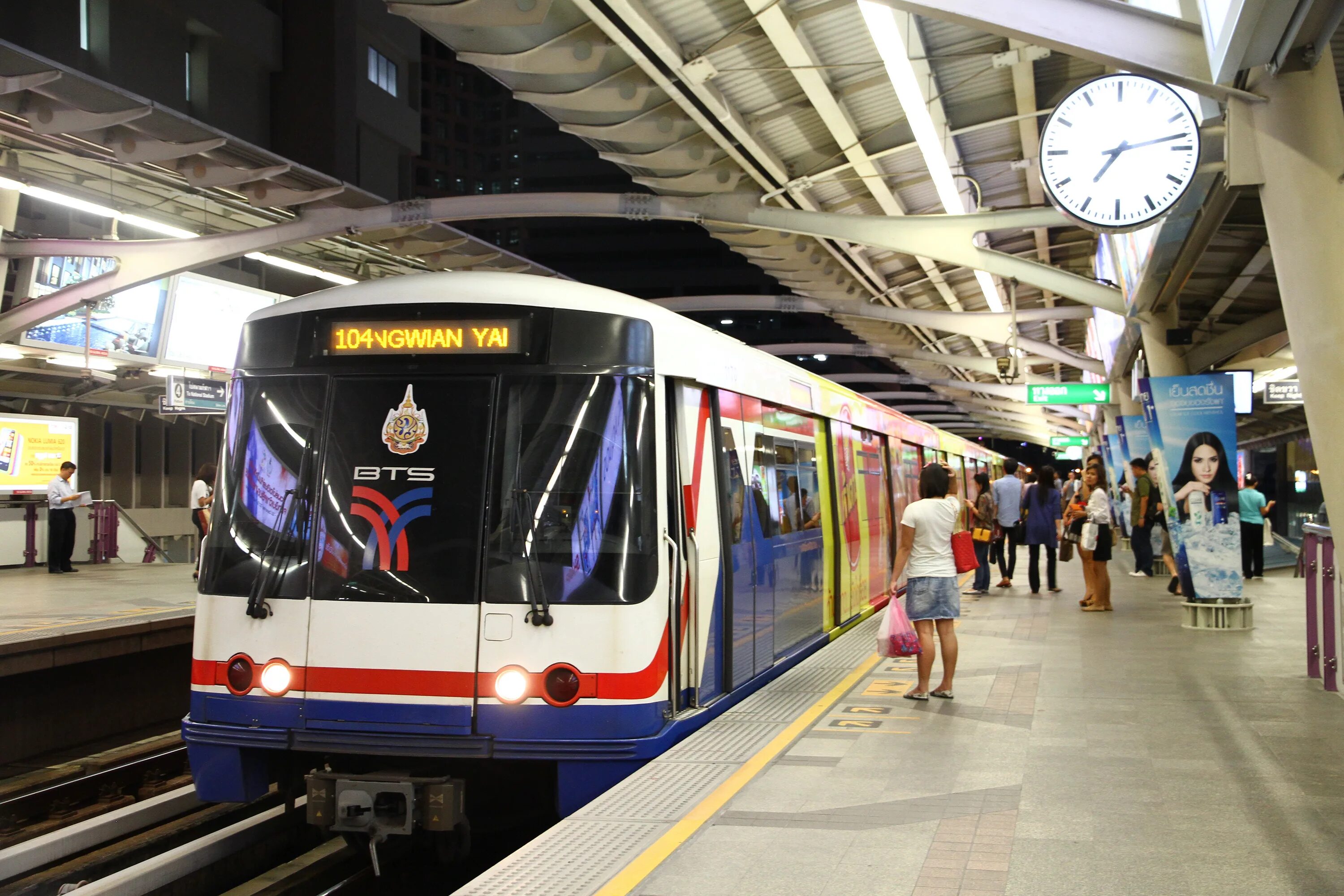 Метро в Тайланде. Наземное метро Бангкока. Вагон метро Бангкок. Метро Бангкока поезда. Станции метро бангкок