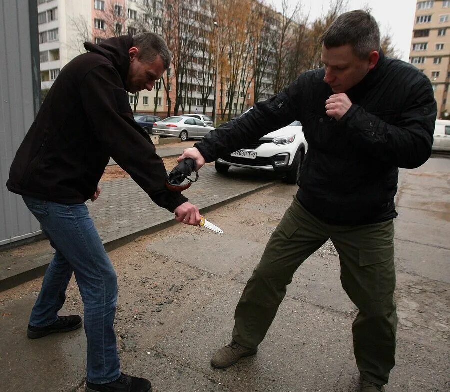 Ситуация нападения. Нож для самозащиты.