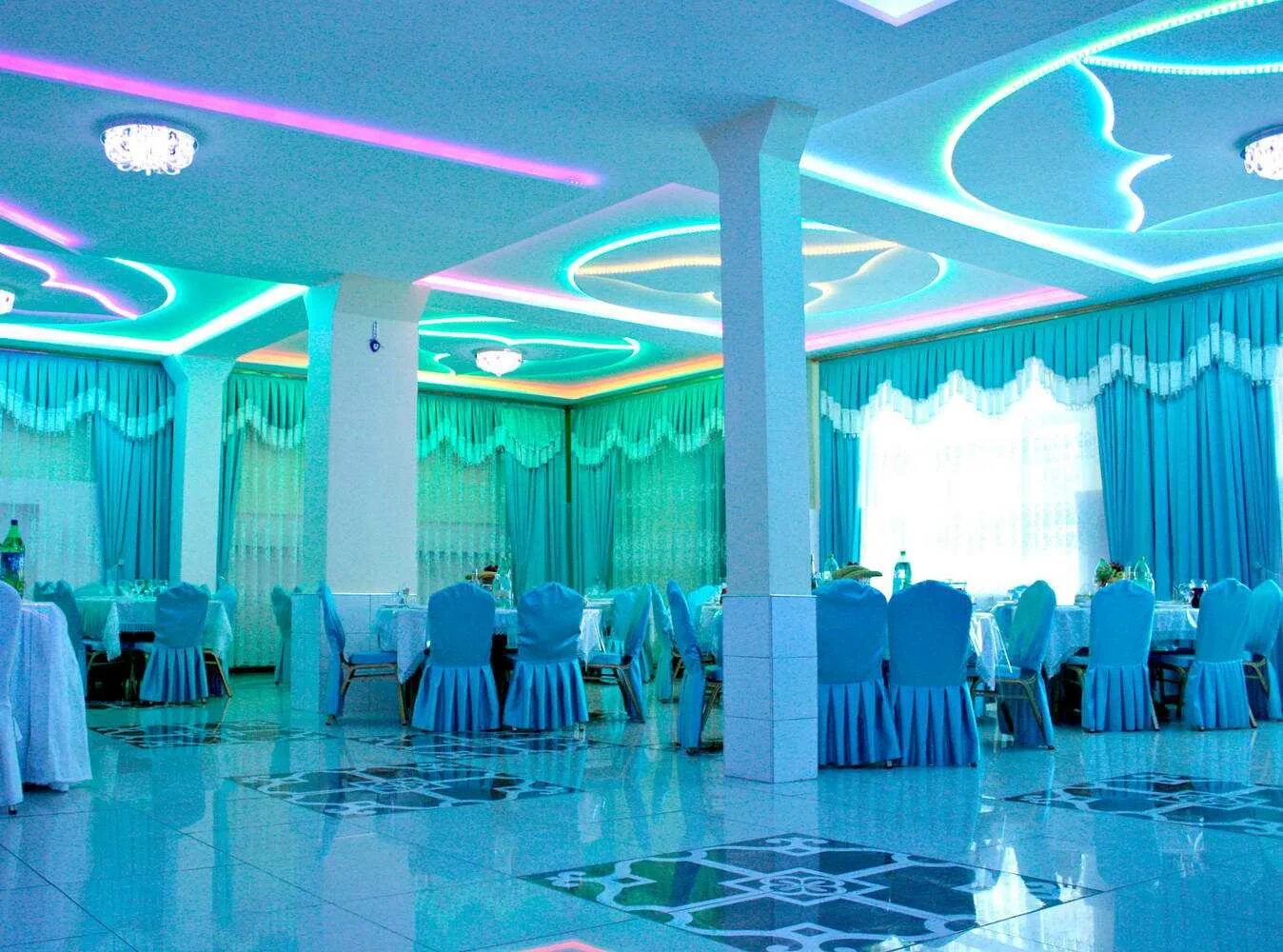 Кафе у фонтана