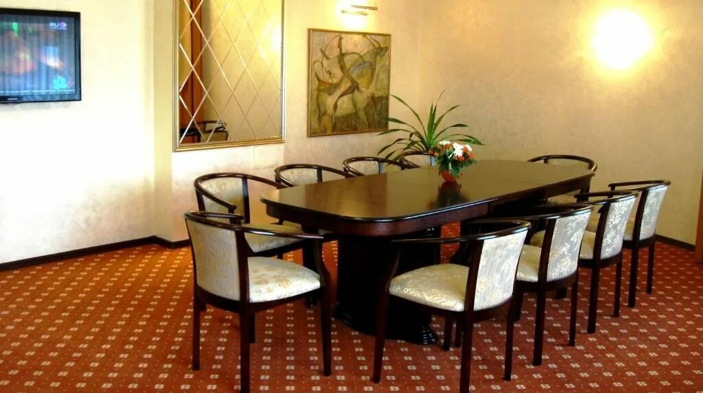 Дубрава чебоксары. Гостиница дубрава чебоксары. кафе дубрава чебоксары. гостиница дубрава чебоксарытрудники. гостиница россия чебоксары.