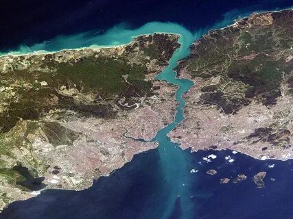Пролив в красном море название