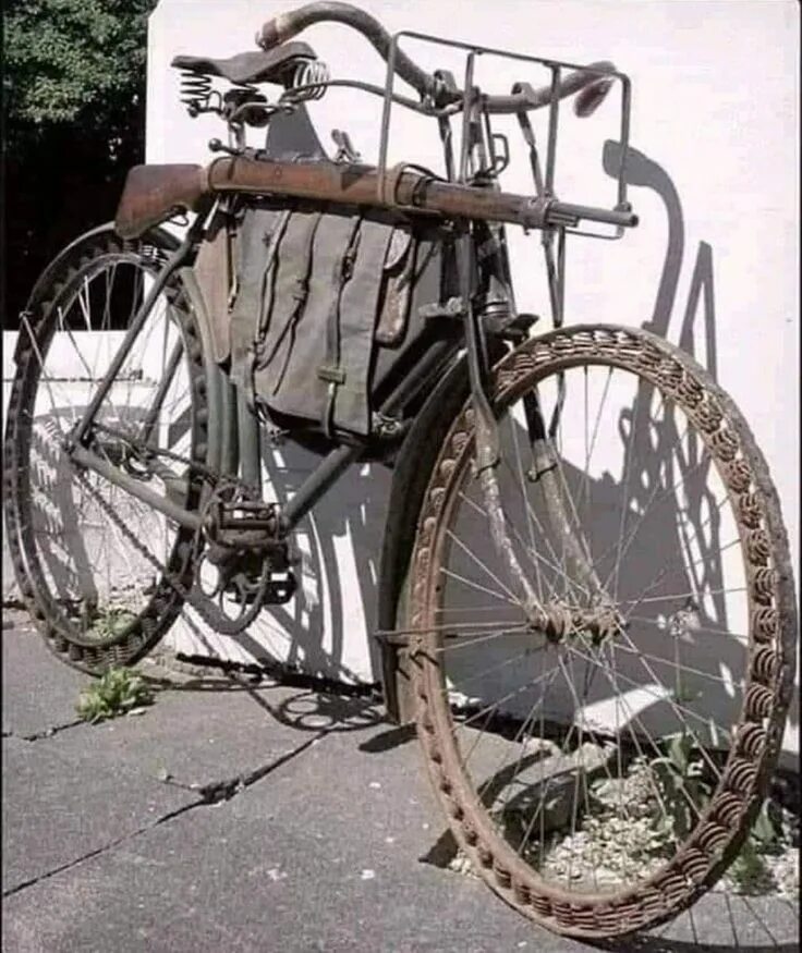 Велосипед вермахта. Truppenfahrrad велосипед. Армейский велосипед первая мировая. Немецки велосипед herrenrad victoria model 12. Армейский велосипед первая мировая.