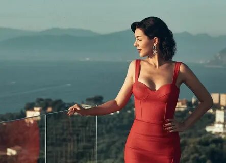 U eshagiga uzun dildo tiqdi