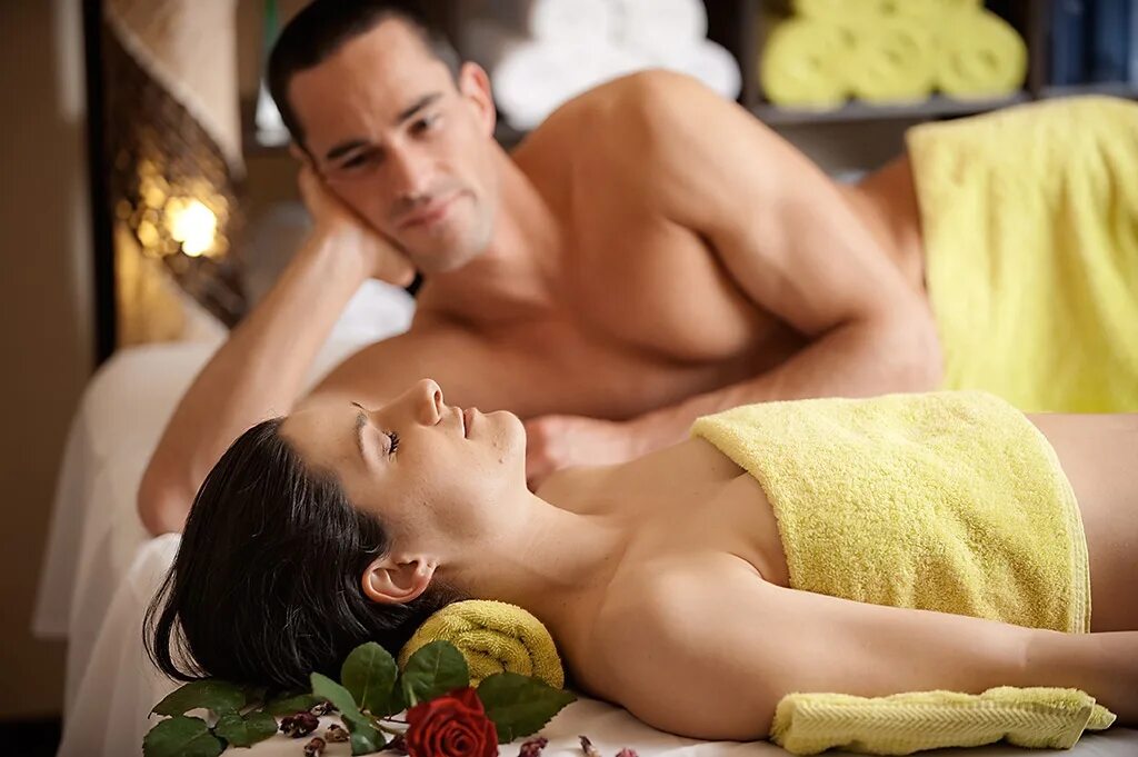 Couple massage. Спа для двоих. Спа для пары. Пара в спа. Спа массаж для пары.