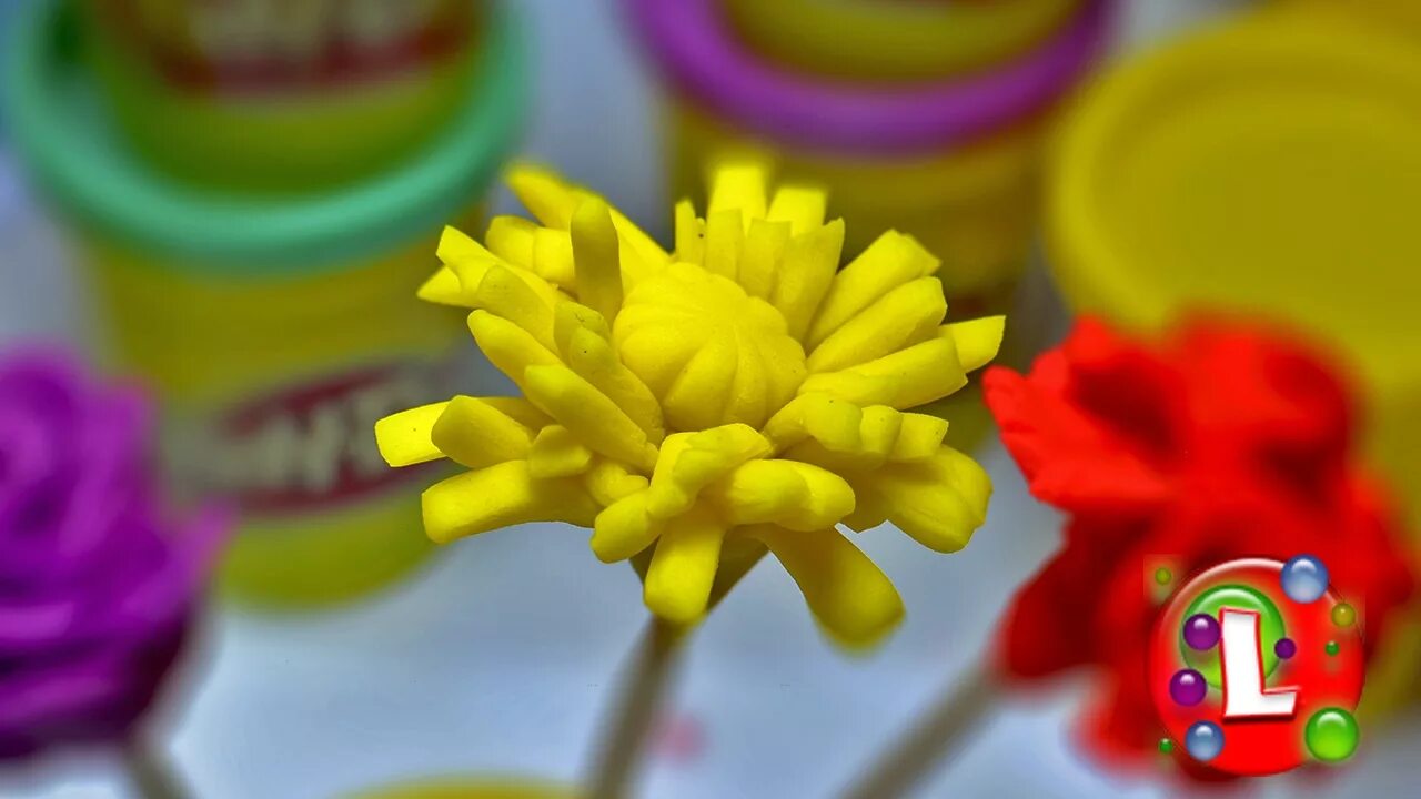 Цветы из пластилина. Цветы из пластилина для детей. Лепка цветов из пластилина. Цветы из пластилина объемные. Канал где лепят