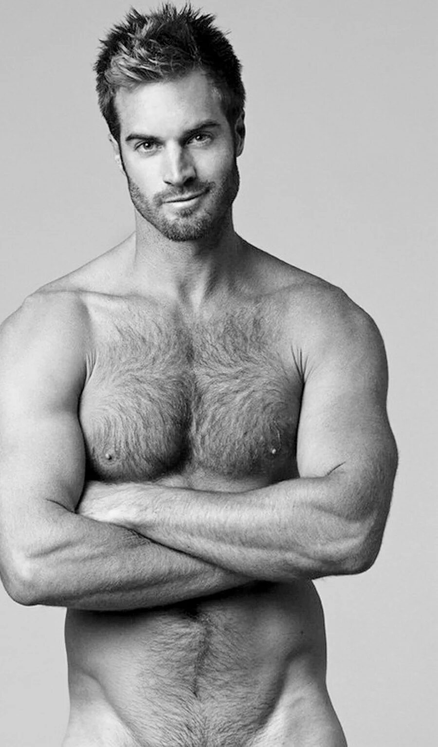 Небритый мужчина. Красивые волосатые мужчины. Накаченный волосатый мужчина. Волосатый красавец. Волосатый красавец.