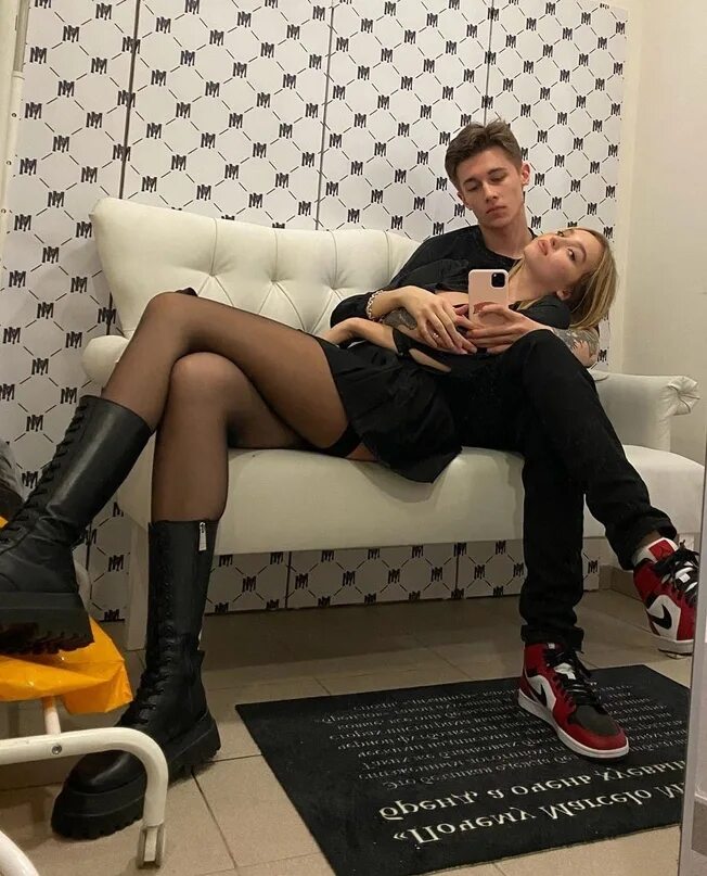 Бывшие девушки марка. Дети марка энтони. Девушки в образе машин. Бывшие девушки марка. Фабрика звёзд тимати и алекса.