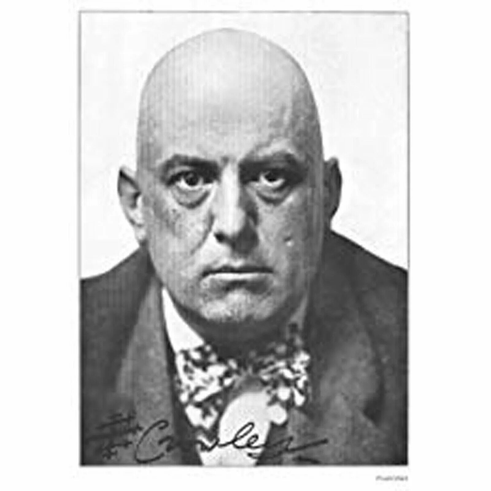 Алистер кроули дневники. Алистер кроули оккультист. Алистер кроули дневники. Алистер кроули дневники. Алистер кроули дневники.