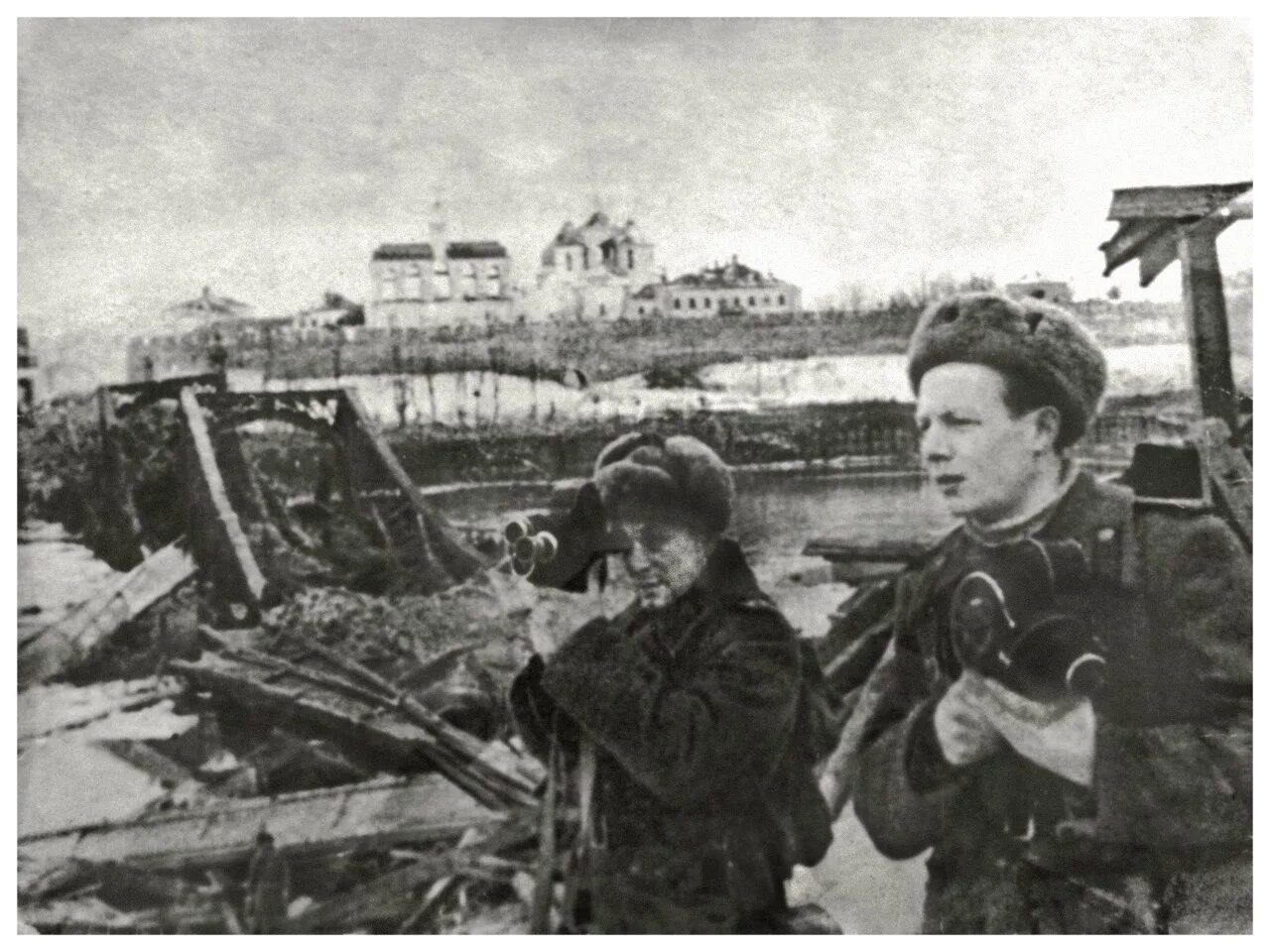 Новгород 1944 год. 20 Января 1944 освобождение Новгорода. Освобождение Великого Новгорода 20 января. Освобождение Великого Новгорода от немецко-фашистских. Великий Новгород 1944.