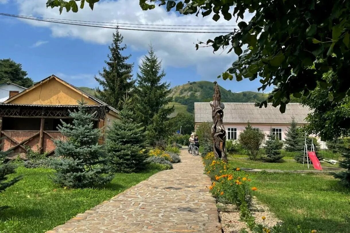 Псебай краснодарский край дома. Турбаза Восход Псебай. Восход турбаза Псебай горы. Поселок Псебай турбаза Восход.