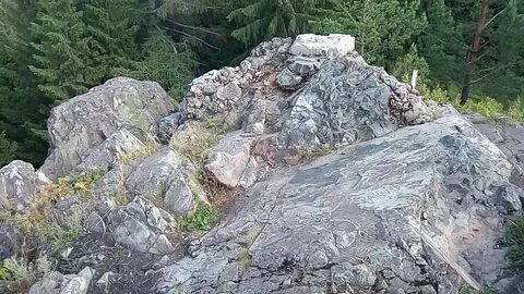 Нижние камни