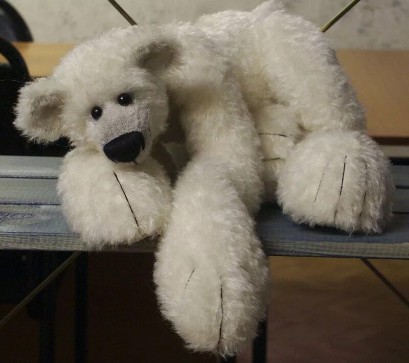 Тедди белый. Белый медведь игрушка. Мягкая игрушка белый медведь. Игрушки из искусственного меха. Меховой медведь игрушка.
