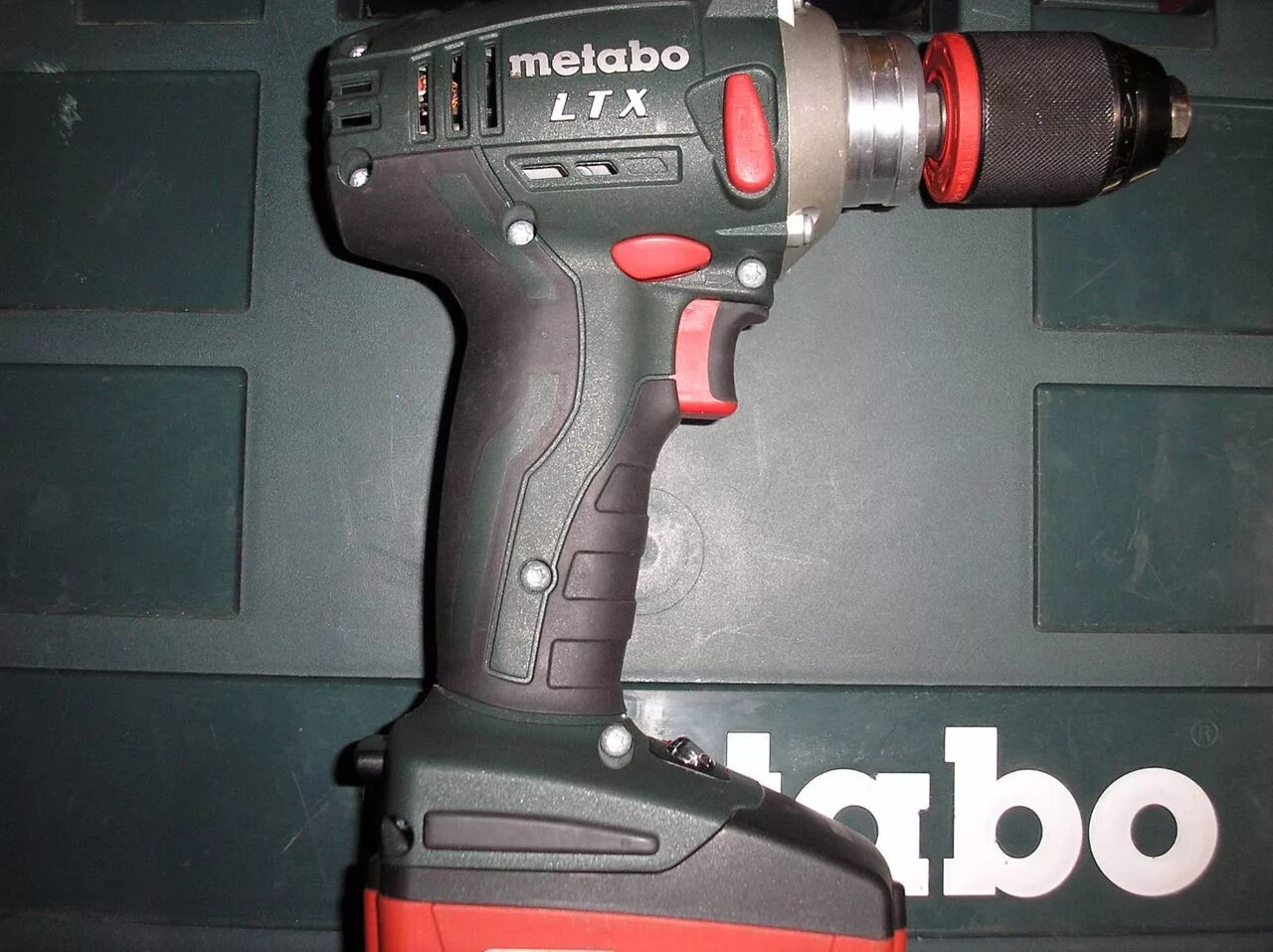 Запчасти для аккумуляторного шуруповерта Metabo bs 18 ltx bl impuls (6.02241.50)