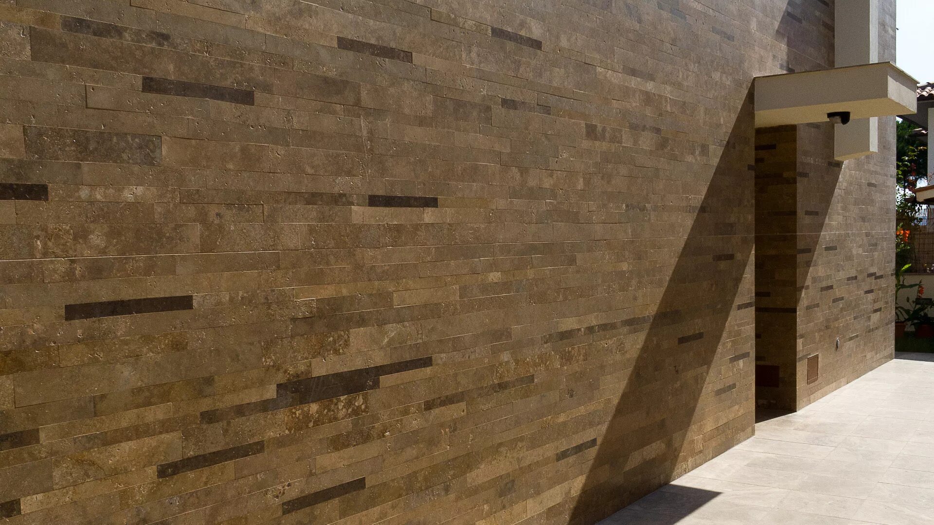 сары-таш киргизия травертин. сары таш травертин. камень атлас стоун травертин 20. травертин стена фасад. травертин в интерьере.