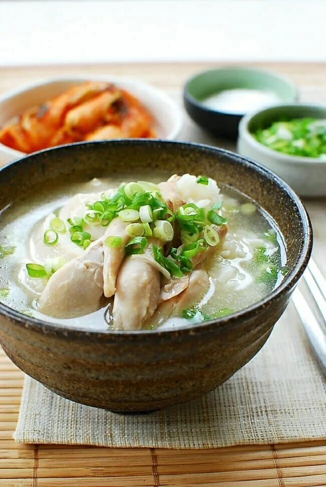 He the soup. Бусан корейский суп. Кальбитан корейский суп. Мугук суп. Для супа.