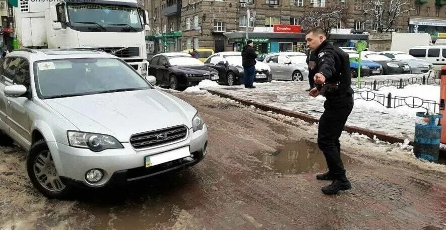 Машина хозяев. Полиция Харькова. Машина "полиция". Скоро полиция что это такое. Жители харькова покидают город