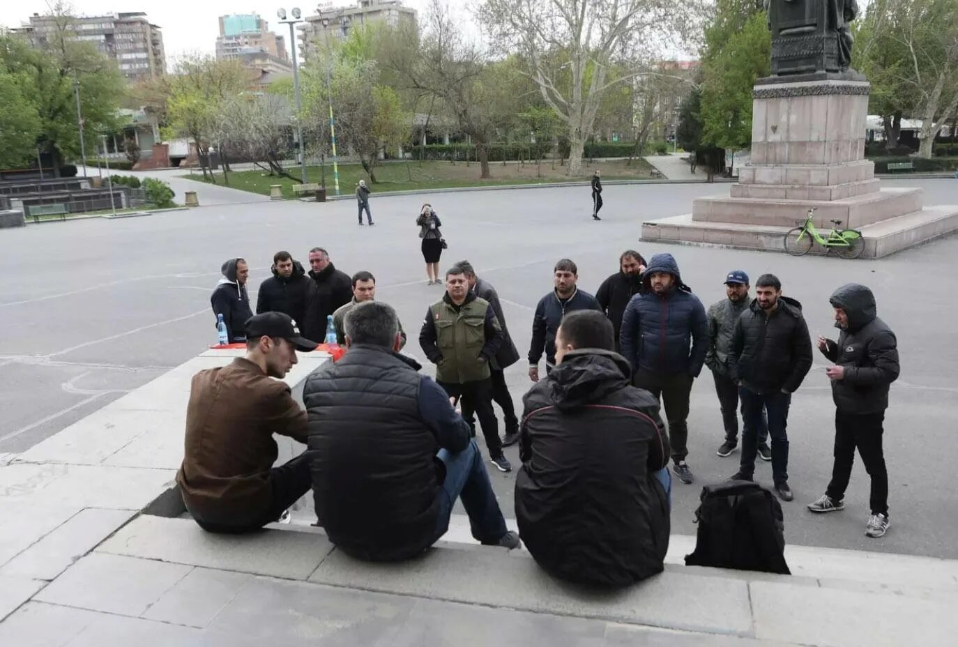 В ереване пройдет. Митинг в Ереване. Протесты Ереван 2022. Площадь. Ереван люди.