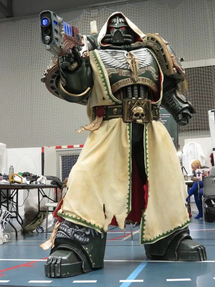 Косплей вархаммер. Костюм космодесантника warhammer. костюм броня космодесантника warhammer 40000. косплей по warhammer 40000. косплей вархаммер 40к.