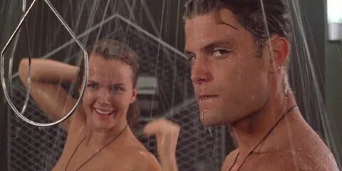 Starship Troopers Shower Scene Is Its Most Subversive Moment. 