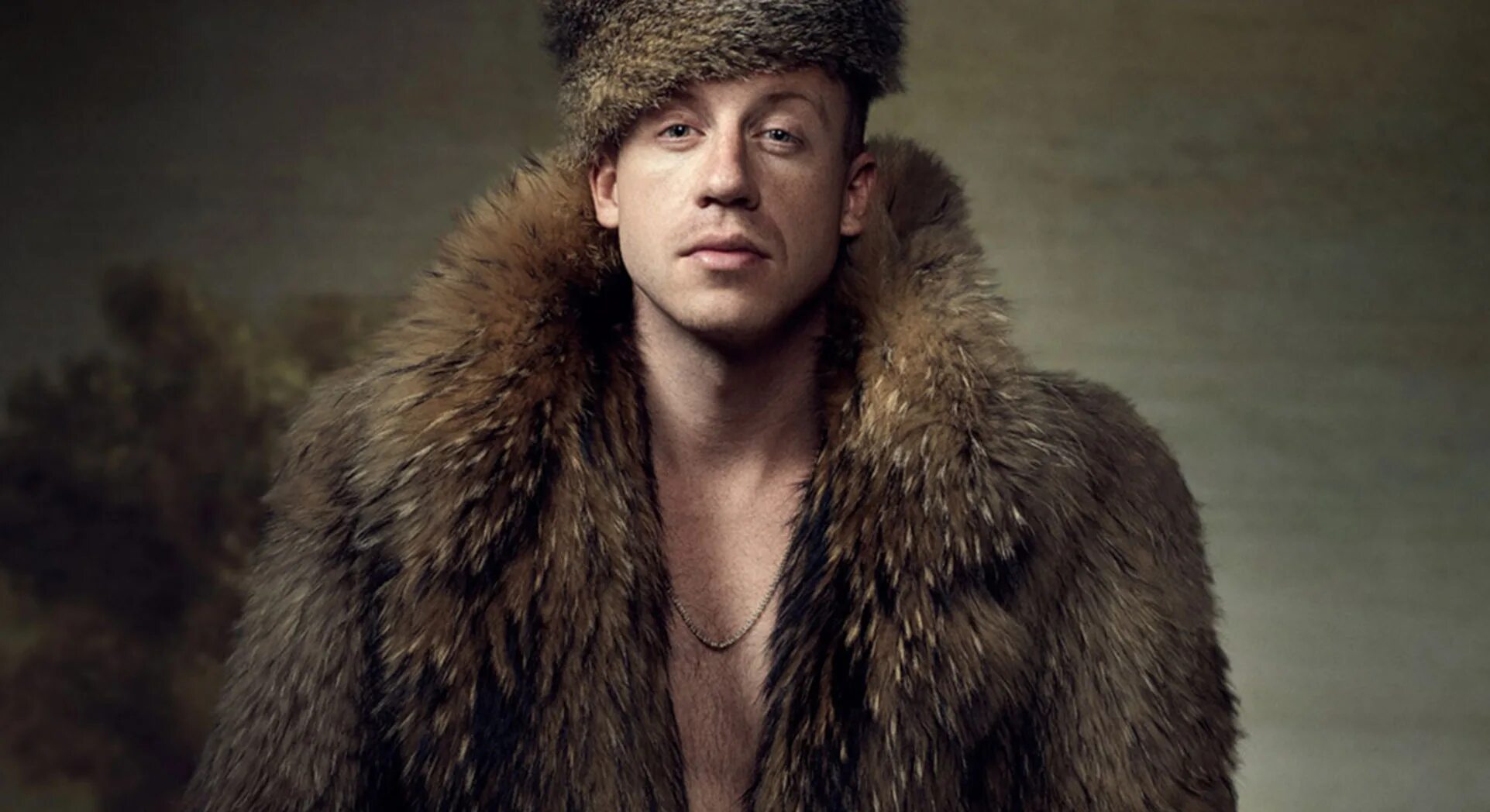 Macklemore в шубе. Macklemore Thrift shop. Маклемор Трифт шоп. Macklemore Ryan в шубе. Thrift shop feat wanz macklemore ryan