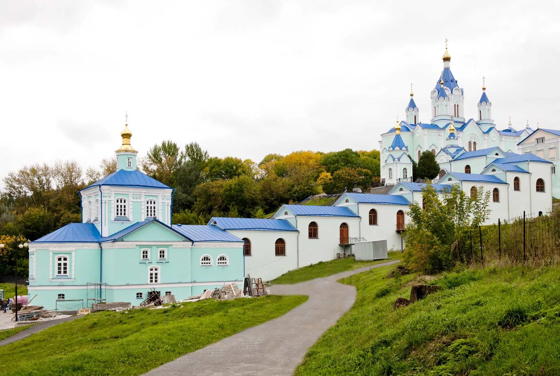 Местечко свобода курская. Коренная пустынь Курск. Коренная пустынь монастырь. Курский мужской монастырь Коренная пустынь. Курская Коренная Рождества Пресвятой Богородицы пустынь.