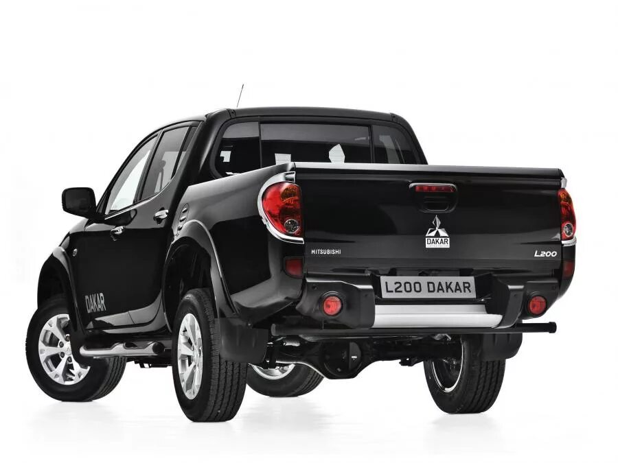 Митсубиси л200 2012 года. Mitsubishi l200 Dakar. Митсубиси л200 2012. Мицубиси л200 Дакар. Mitsubishi l 200 Дакар.