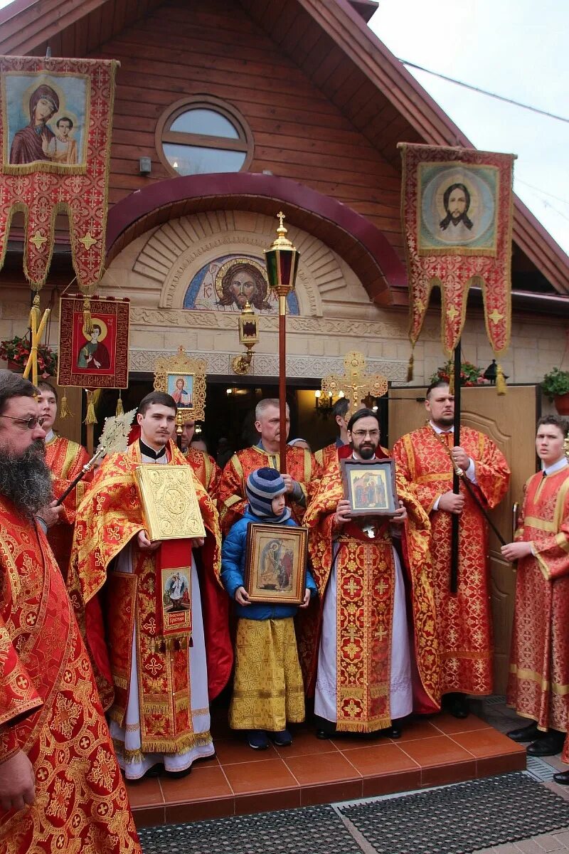 Служба на кантемировской храм. Храм апостола фомы на кантемировской. Храм апостола фомы на кантемировской духовенство. Сайт духова храма на даниловском. Храм апостола фомы на кантемировской расписание.