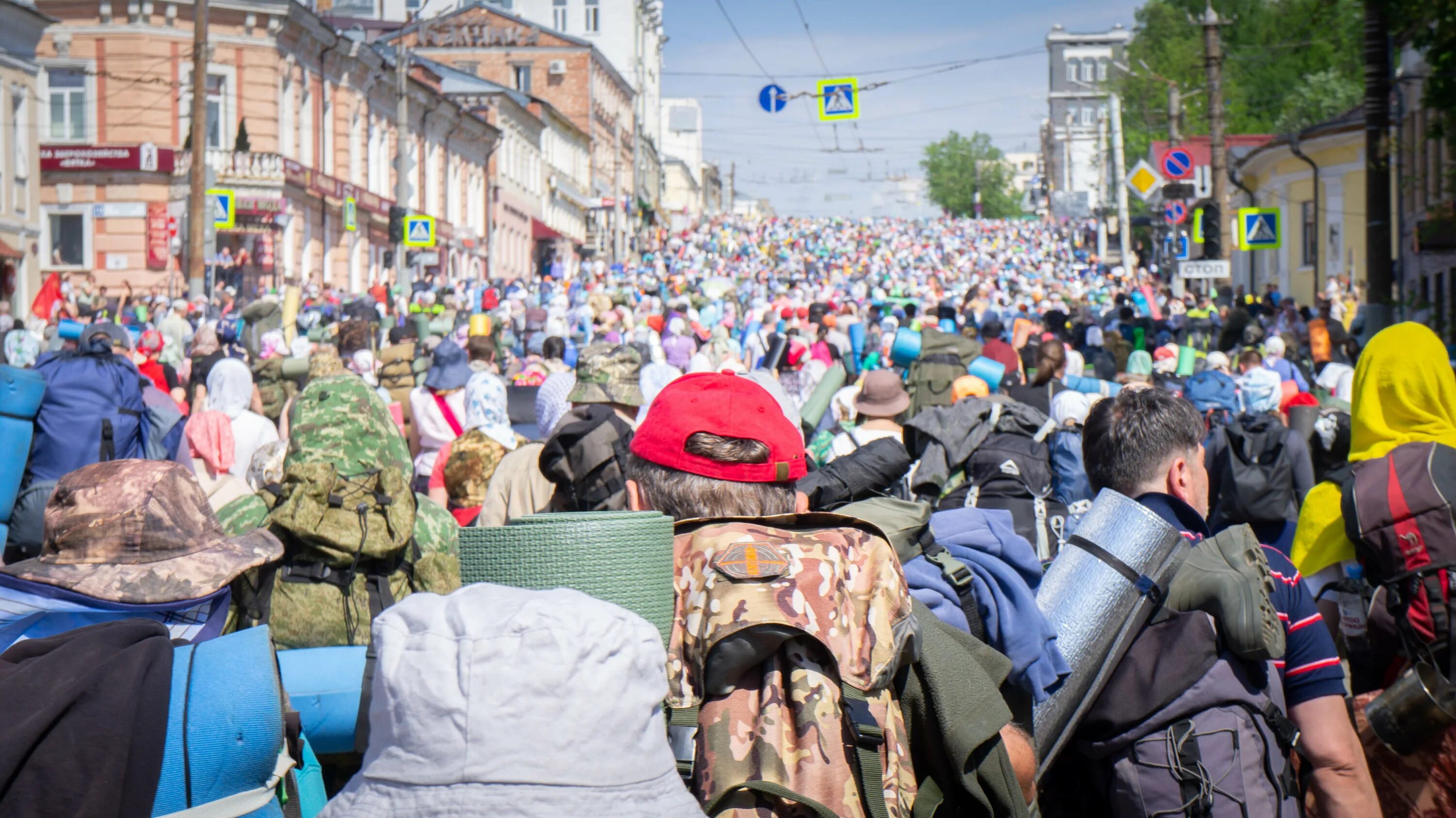 Крестный ход в белгороде сегодня во сколько. Великорецкий крестный ход. Великорецкий крестный ход 1993. Великорецкий крестный ход 1997. Великорецкий крестный ход 2020.