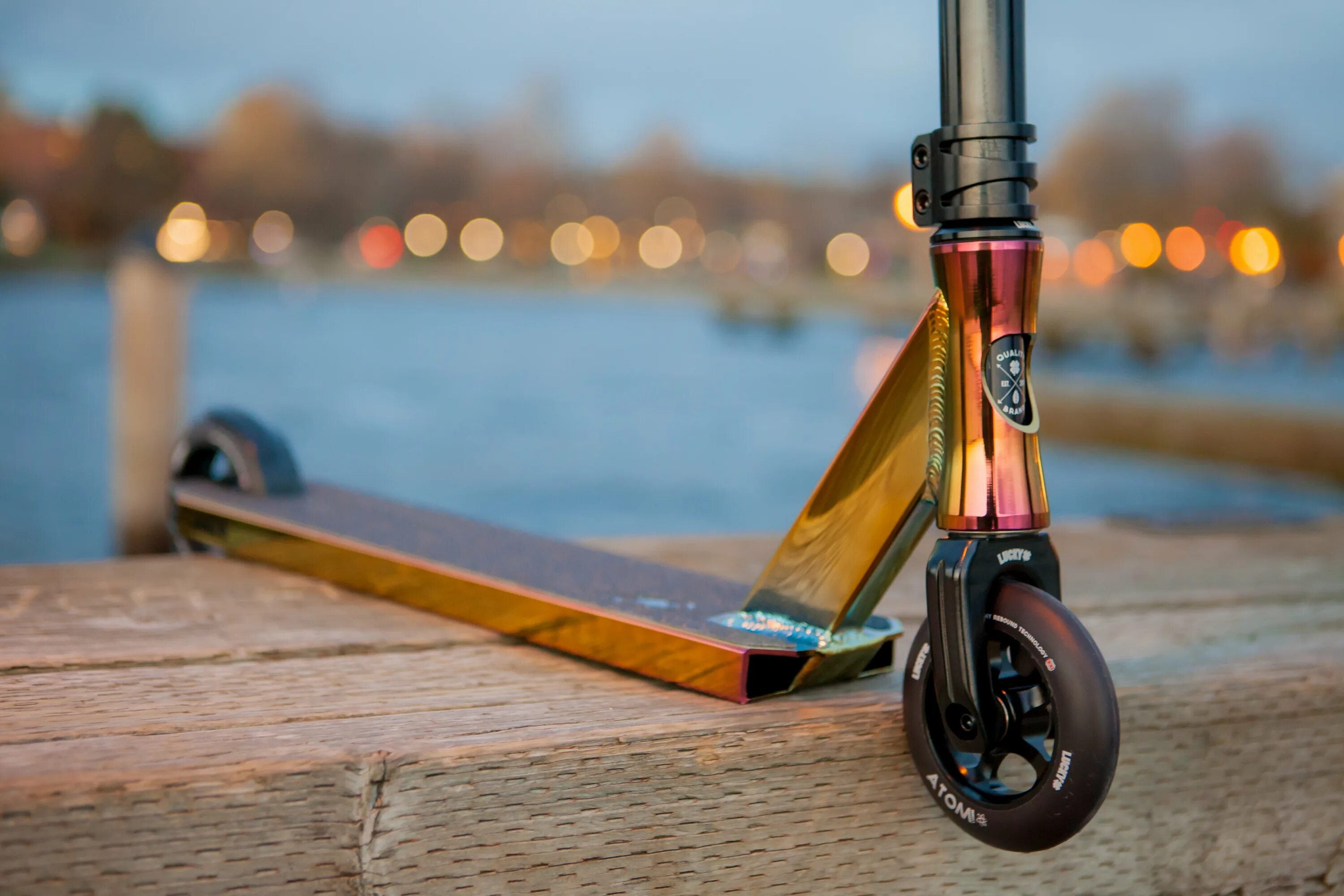 боевой самокат. катание на самокате. самокат на природе. самокат yezz street. электросамокаты whoosh.