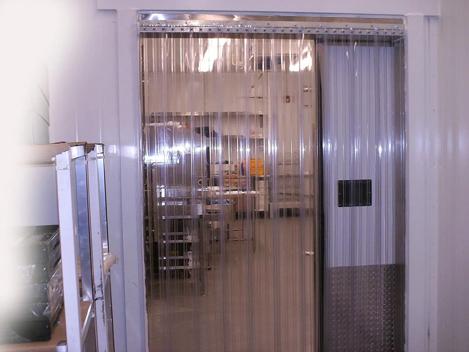 PVC strip Curtain. Силиконовые шторы на двери. Полосовые завесы ПВХ на дверь. Шторы ПВХ на дверь. Силиконовая шторка