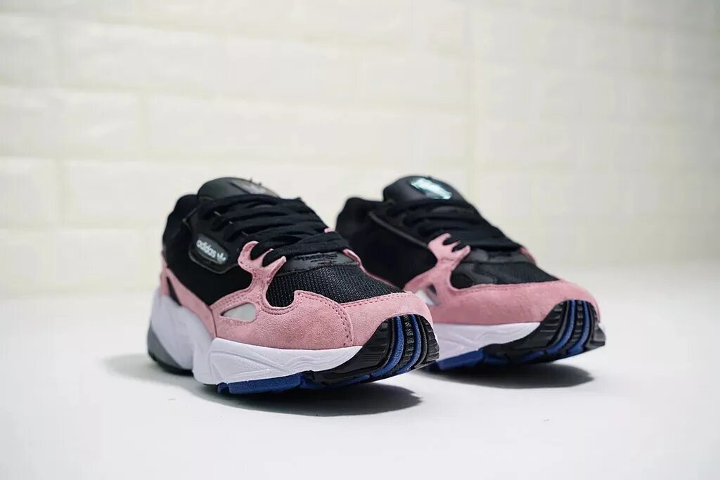 Кроссовки adidas Falcon Pink Black женские. Кроссовки adidas Falcon Pink Grey. Adidas Falcon розовые. Женские кроссовки adidas Originals Falcon черные розовый. Бб фалконс