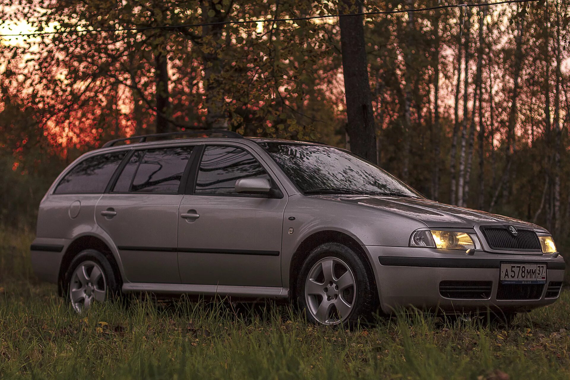 Skoda Octavia Tour Combi. Шкода универсал полный