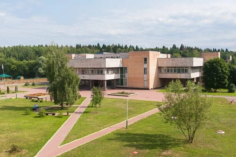 Ершово отдых московская. Усадьба графа олсуфьева в ершово. Ершово подмосковье. Парк ершово звенигород. Усадьба олсуфьевых ершово.