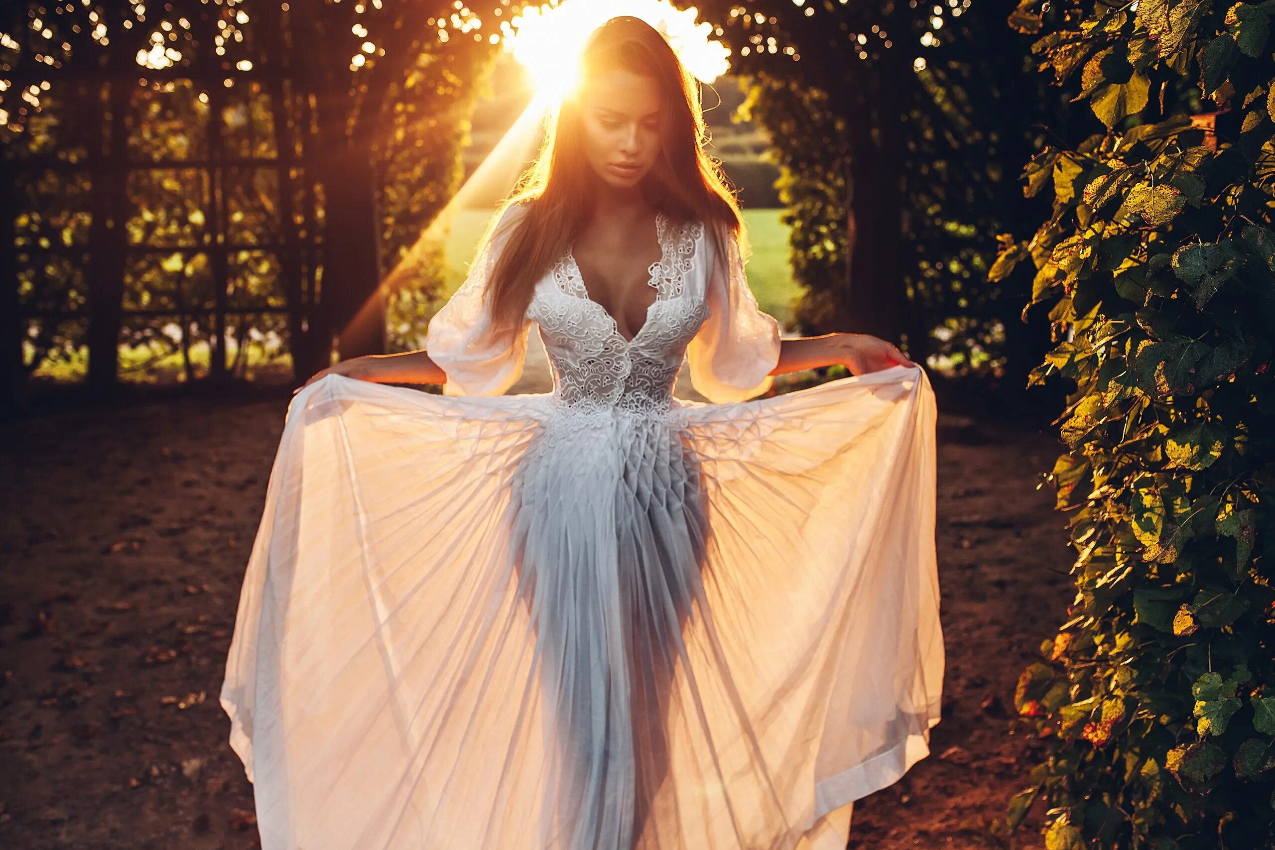 Dress against. Dress against. Dress against. Девушки в платье закрытое. Девушки в платье закрытое.