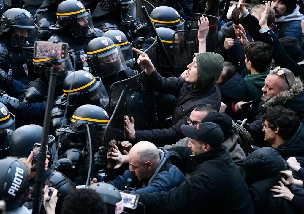 Митинг реформа. Митинги во Франции. Митингующие во Франции. Протесты во Франции.