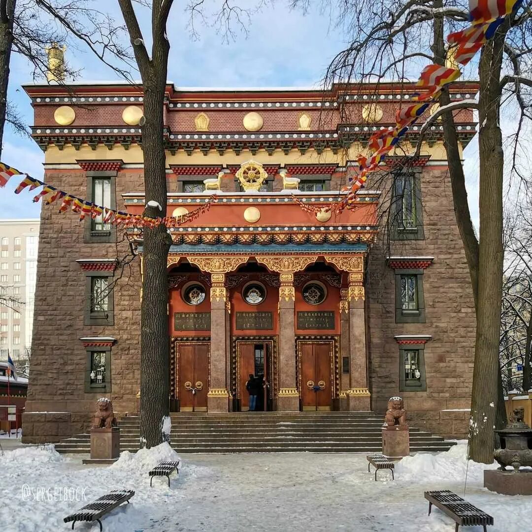 Храм дацан гунзэчойнэй в санкт-петербурге. Санкт-петербургский буддийский храм «дацан гунзэчойнэй». Приморский пр 91 буддийский храм. Санкт-петербург приморский проспект 91 дацан гунзэчойнэй. Буддийский храм «дацан гунзэчойнэй», г.