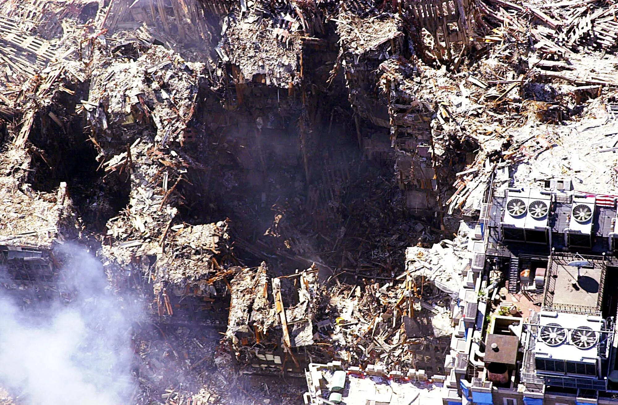 Башни-Близнецы 11 сентября 2001. Всемирный торговый центр башни Близнецы 11 сентября. Обломки ВТЦ 11 сентября. WTC ground Zero 9/11.